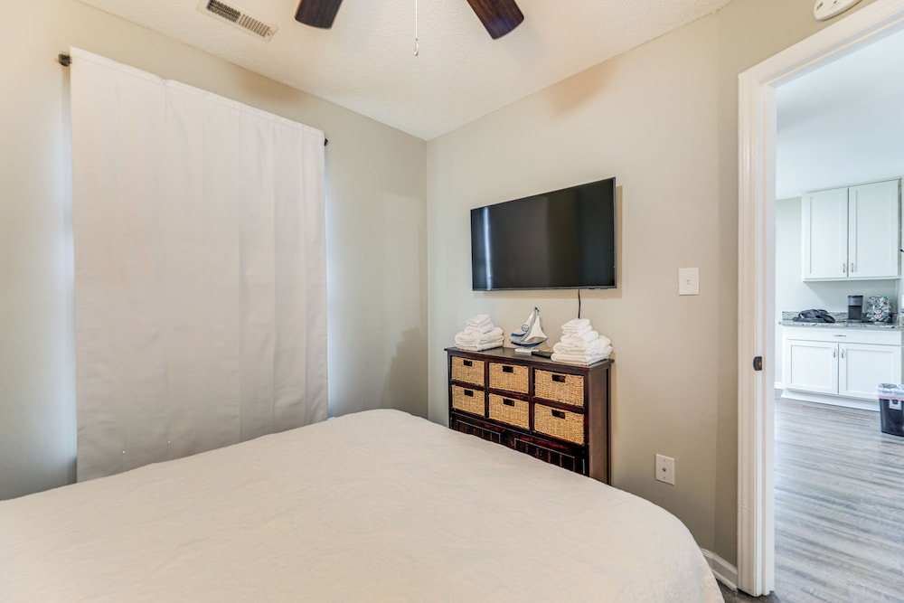 Jacksonville Home By Camp Lejeune, Beaches & More!