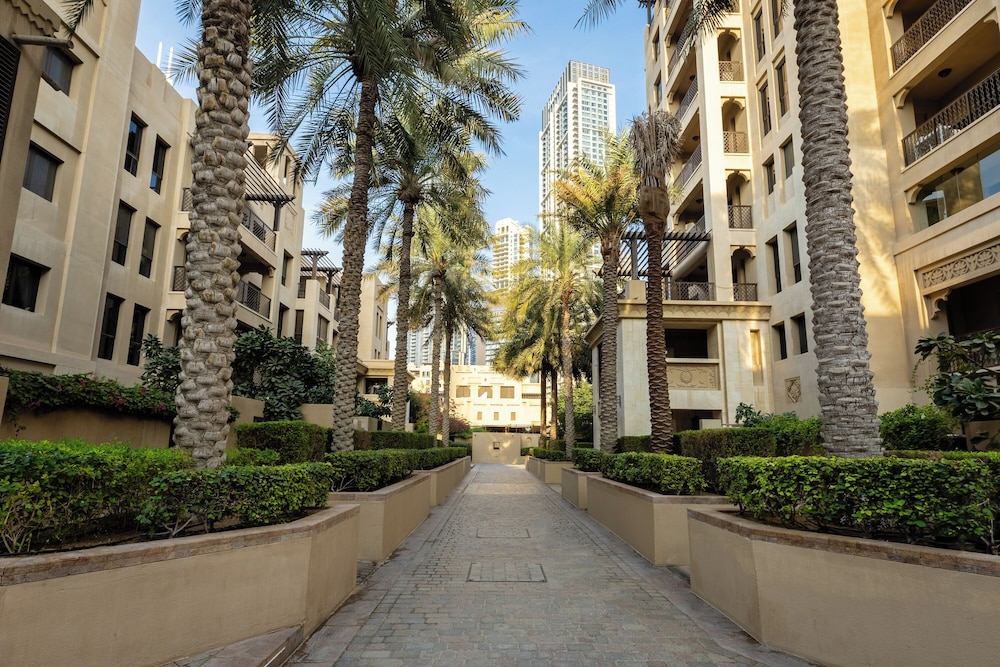 Maison Privee - Stylish & Spacious Apartment in Downtown Dubai
