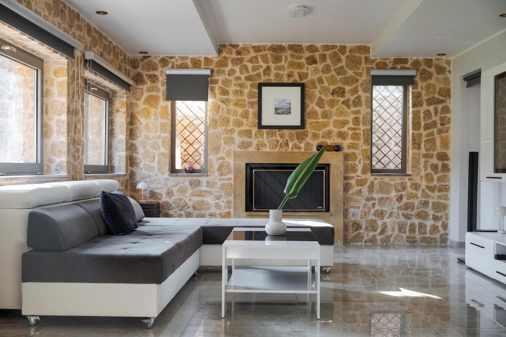 Aeolia Villa Athenian Riviera