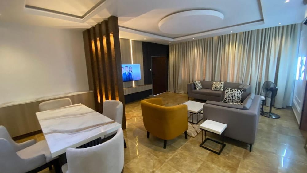 DE CALMA APARTMENTS