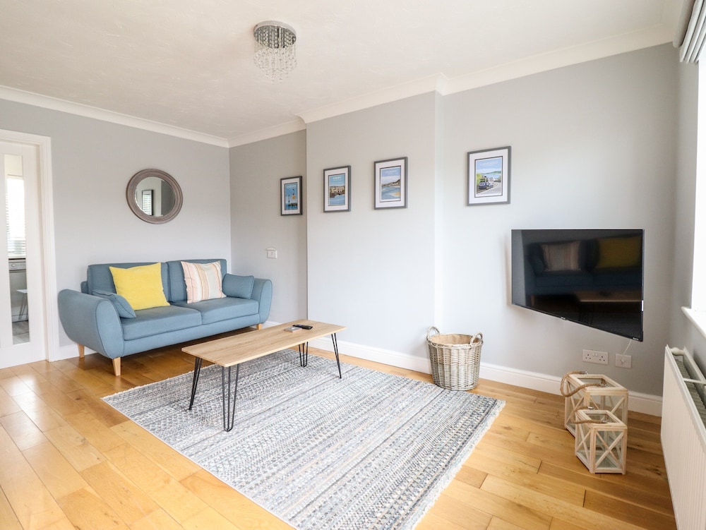 4 Plas Newydd