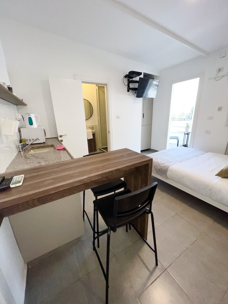 Ha-Carmel Market Apartment