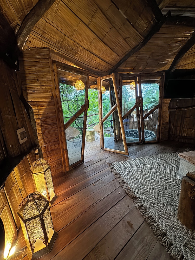 Akasha suites