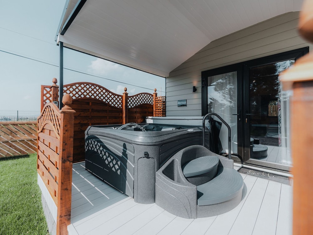 Benone Cabin