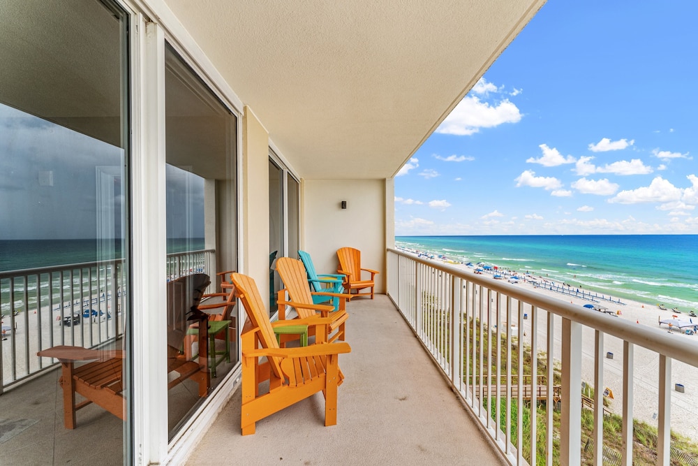 Shoreline Serenity by Avantstay Beachfront + Views!