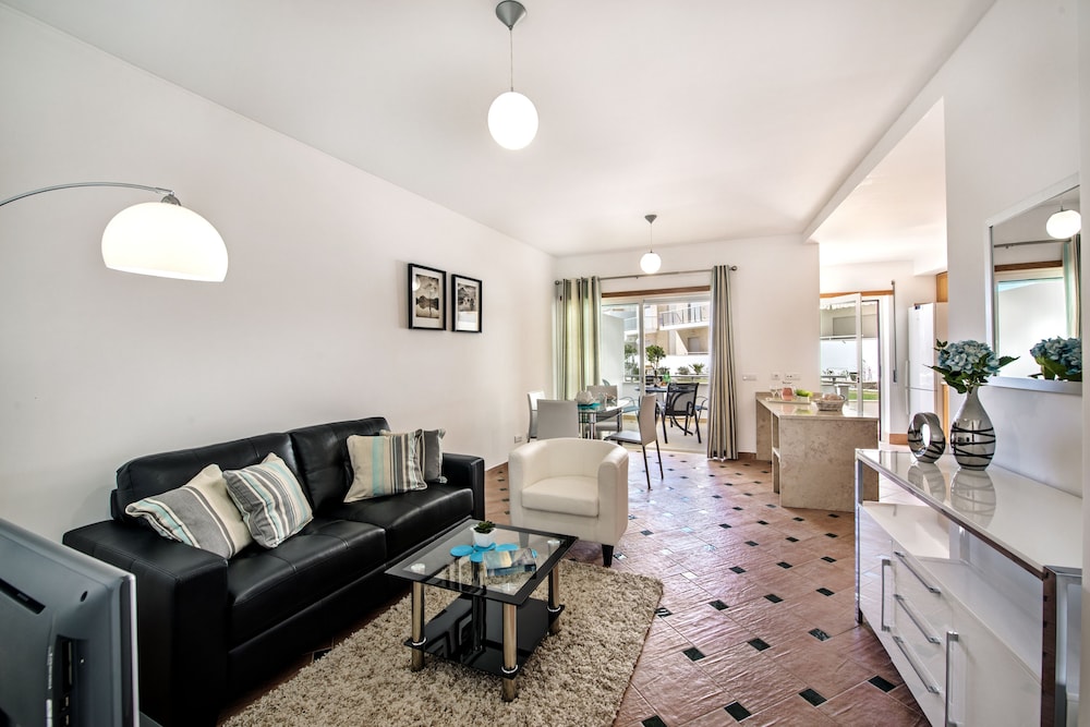 Santa Luzia Residence by MarsAlgarve