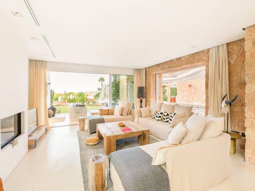 Holiday Home With Pool Area