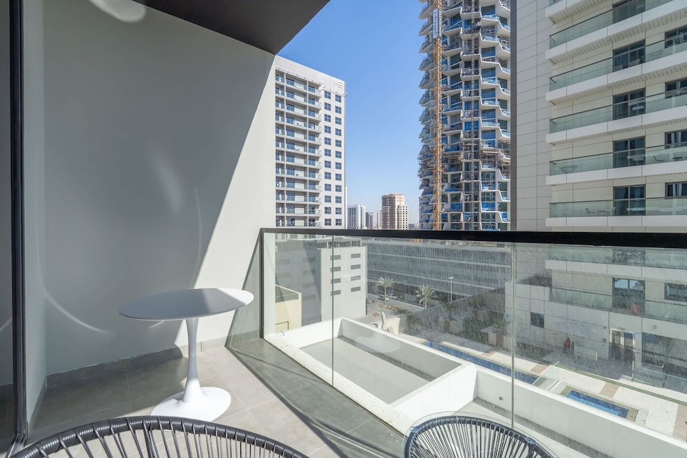 Outstanding Studio in Empire Residence JVC