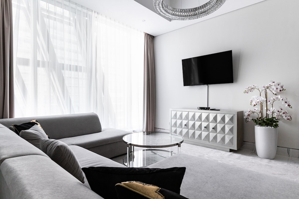 GLOBALSTAY. J One Tower Apartments