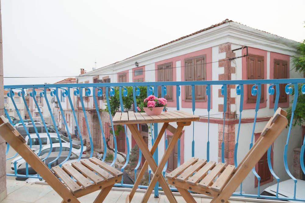 Koboroz Otel en Ayvalik — balance & terrace