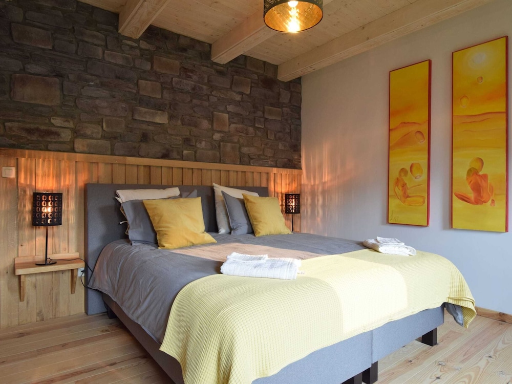 Grandeur Villa with Sauna & Hot Tub in Durbuy view 4