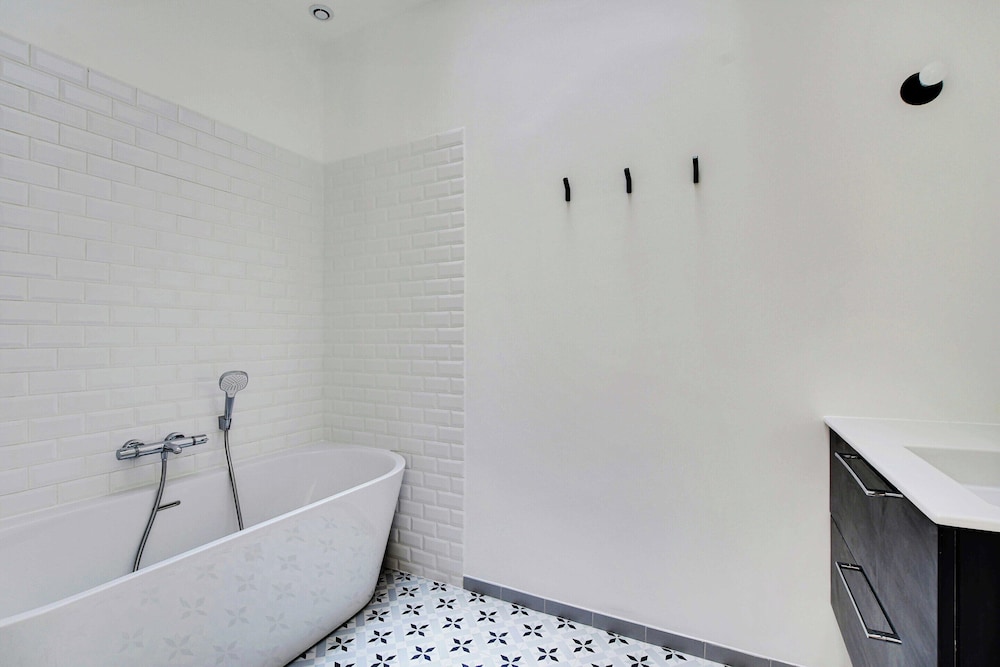 Chic Apartment -2br/6p- Oberkampf/republique