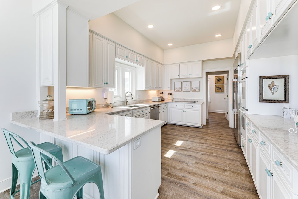Steps to Shore: Spacious Bethany Beach Retreat
