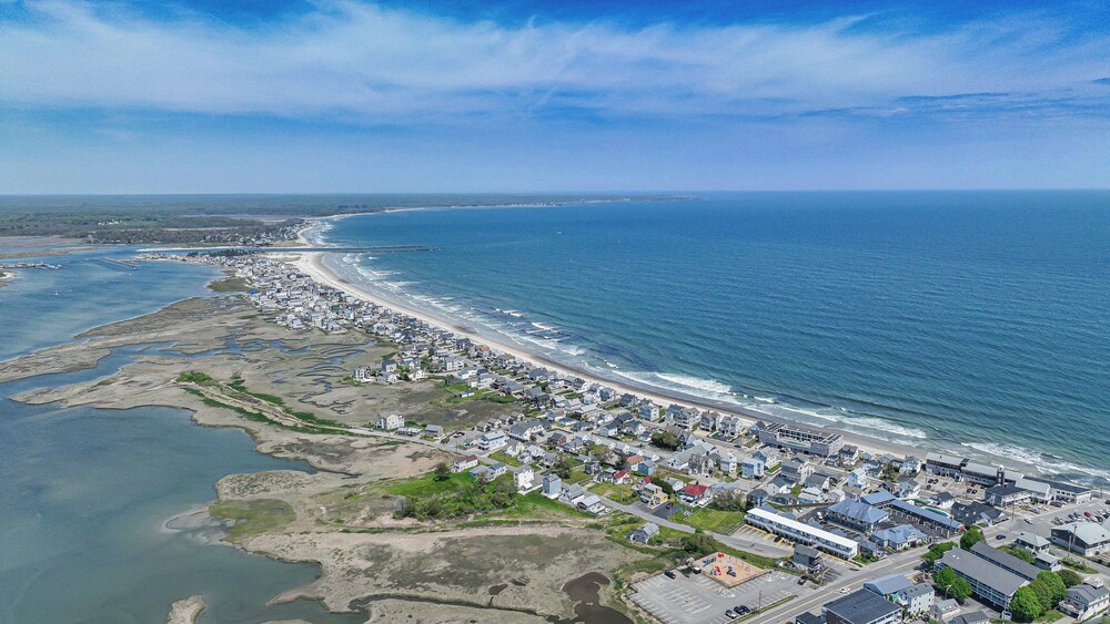 All is Wells Incredible Location! Walk to Beach view 3
