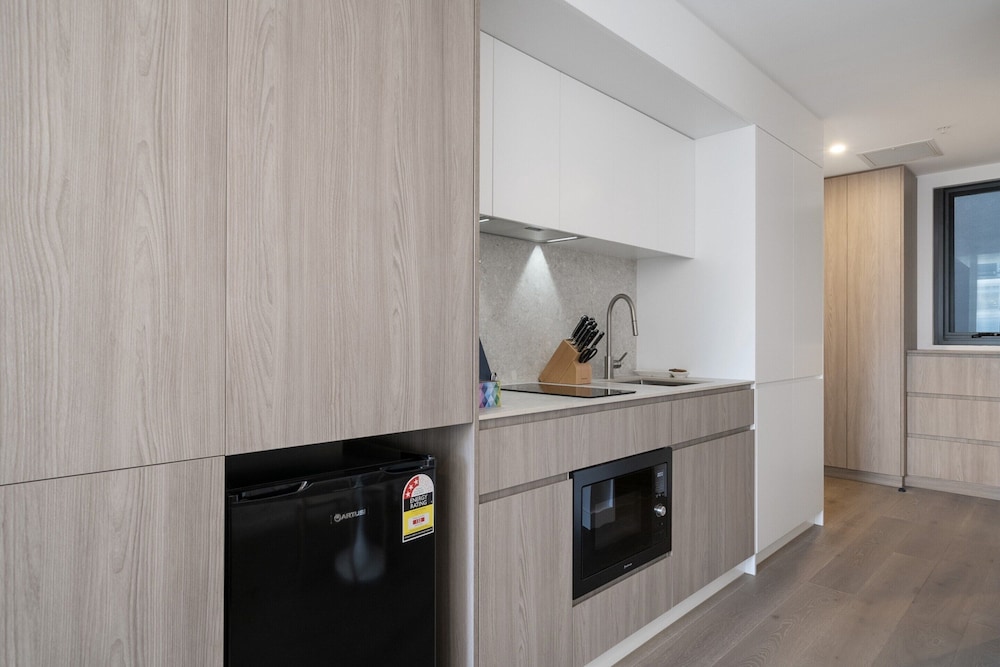 Bright Studio With Rooftop BBQ in Fremantle