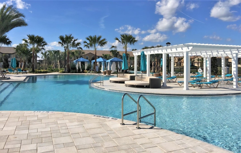 Stay Next Door to Disney at Windsor at Westside