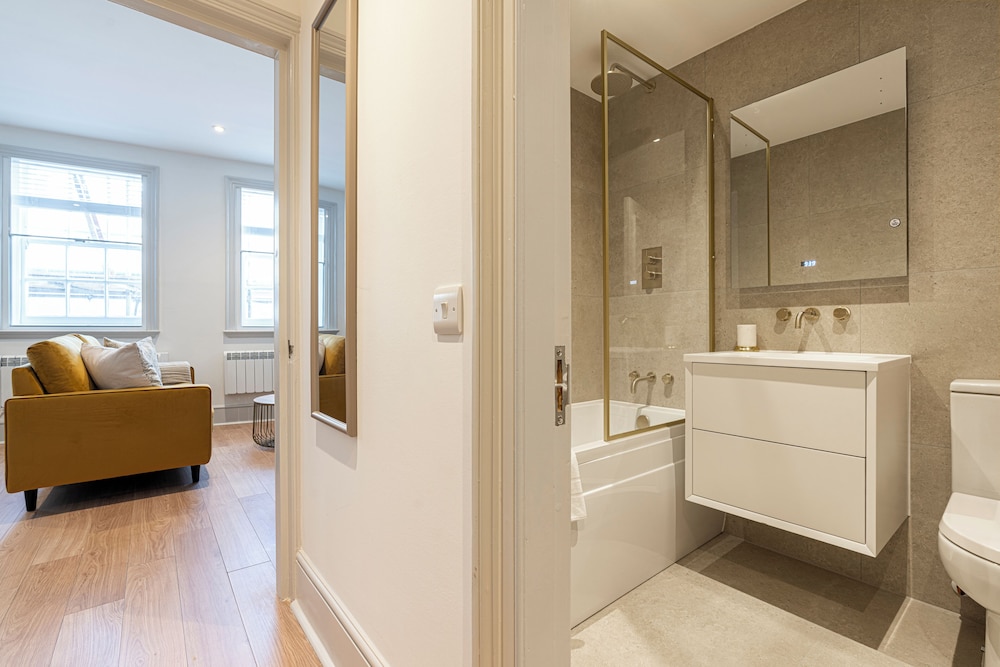 JOIVY Stylish 1 bed flats in Soho