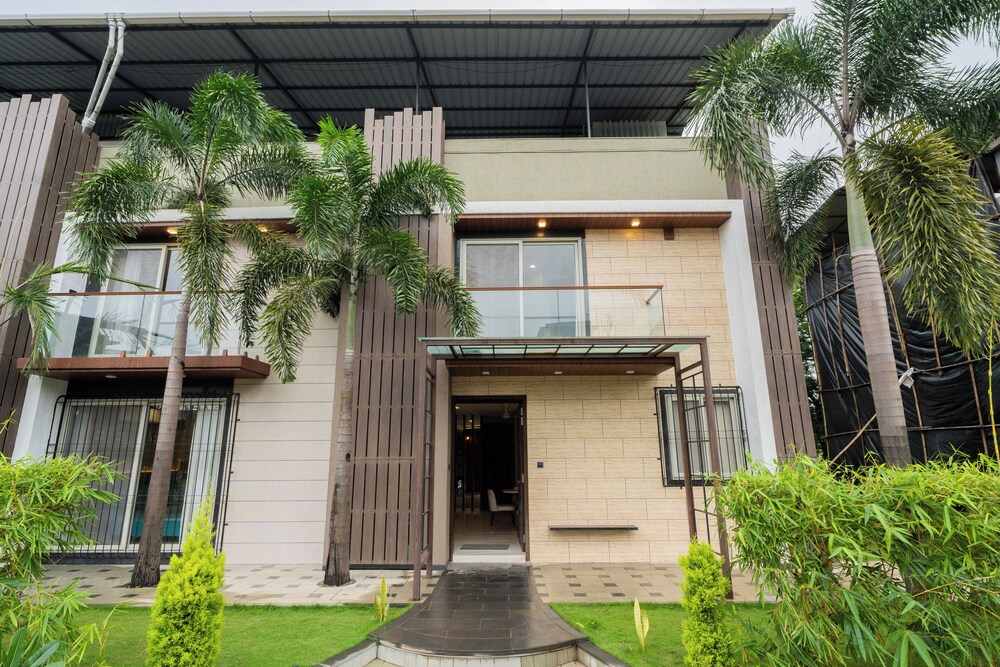 Alaya Stays - Imperial Calista 4BHK near Khandala Hills