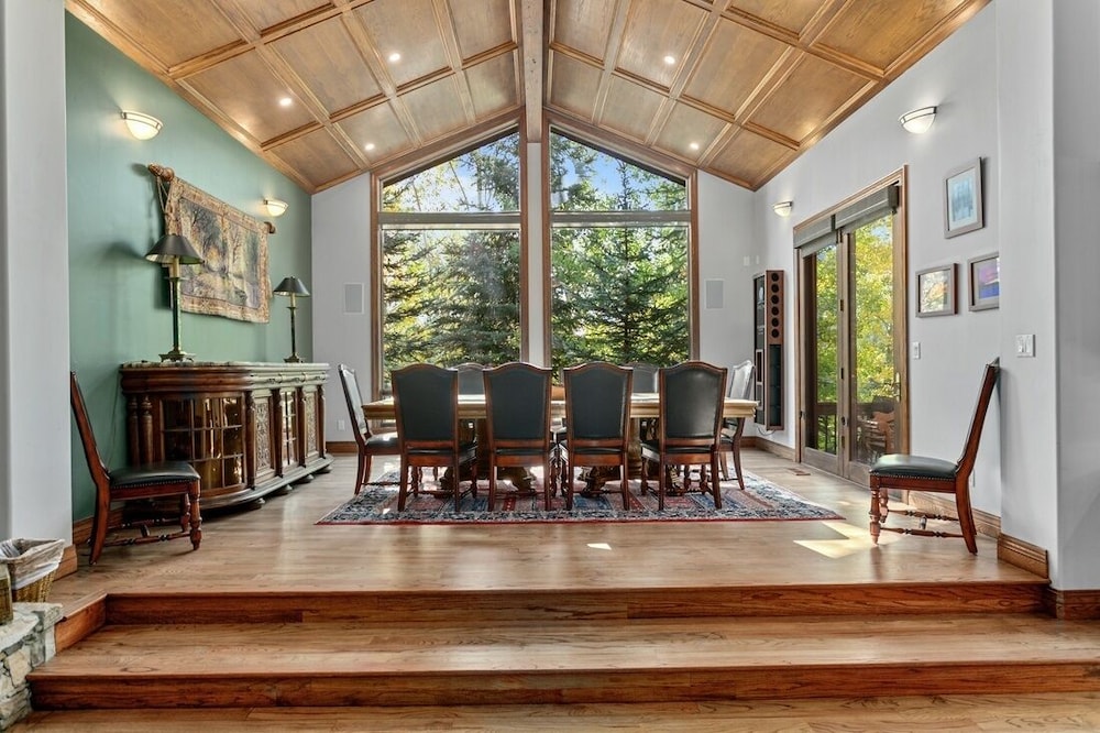 3135 Thistle - 7 Bedroom Private Home 7 Home