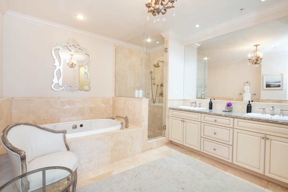 Seabreeze 8 - Luxury 4-bedroom on Seven Mile Beach