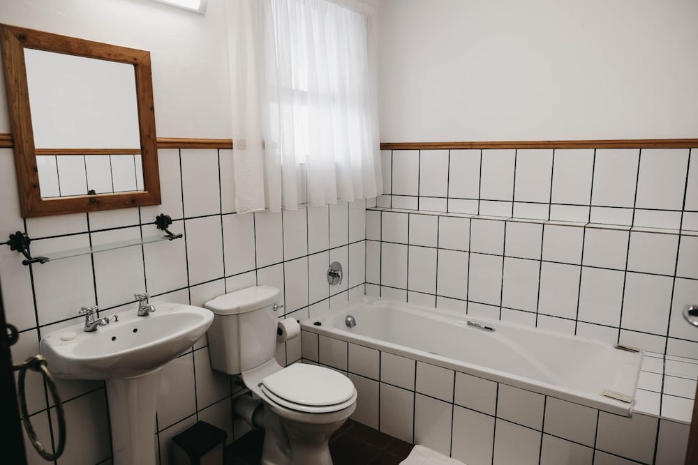 Karoo Country Inn Hotel