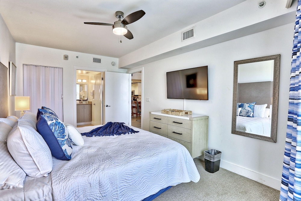 Oceana 301 East