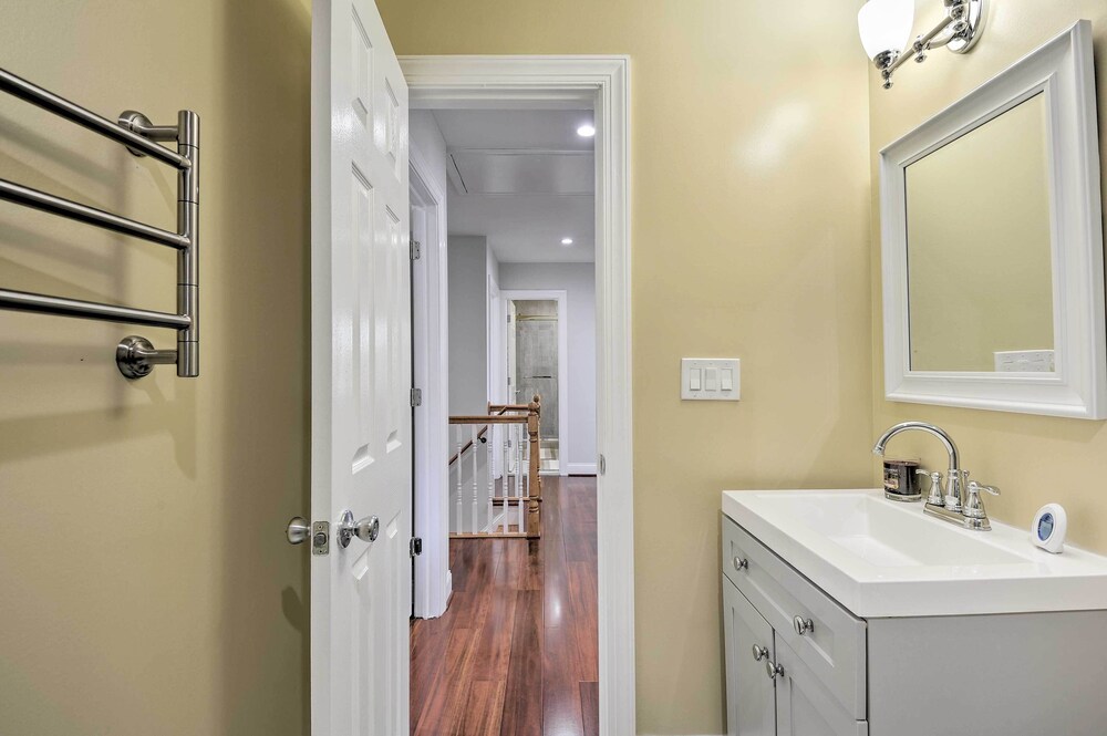6 Mi to Capitol Hill: Spacious Family Home in DC