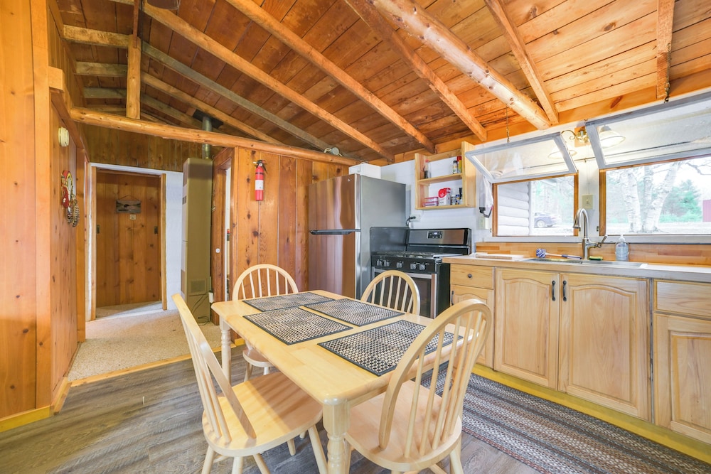 Beach + Game Room Access: Lakefront Levering Cabin