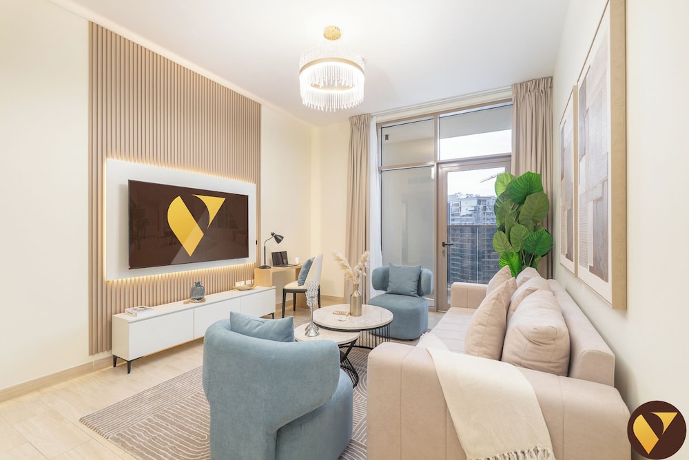 Elegant 2BR Canal View Near Dubai Mall