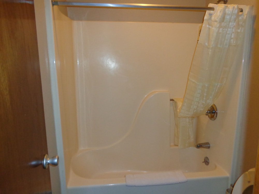 Garden City Vacations - National 9 Inn Garden City - Property Image 5