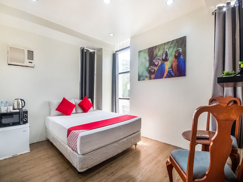 Cebu Vacations - OYO 443 Maria Cristina Arcade Suites - Property Image 2