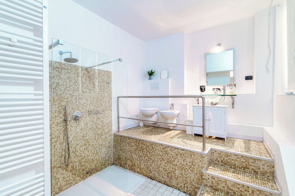 Chic apt near Duomo di Como