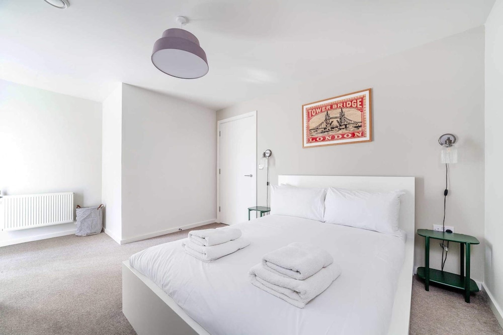 Cosy East London Retreat view 3