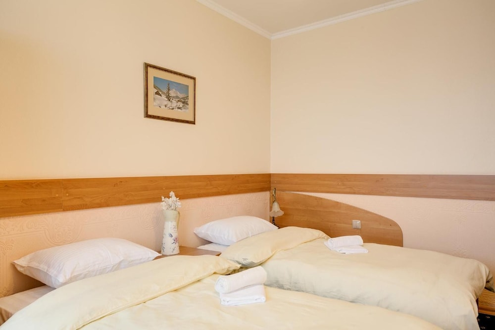 41 Orekhovo 3 Bedroom Apartment near Tsaritsyno Park