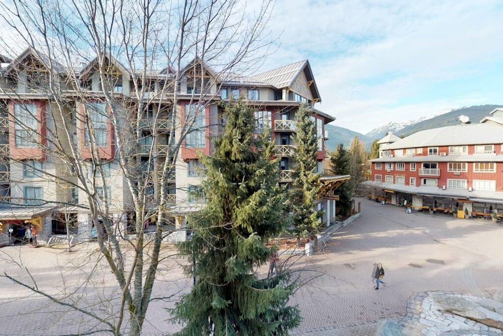 Bl307 Whistler Village - Views of Village- Walk to Lifts