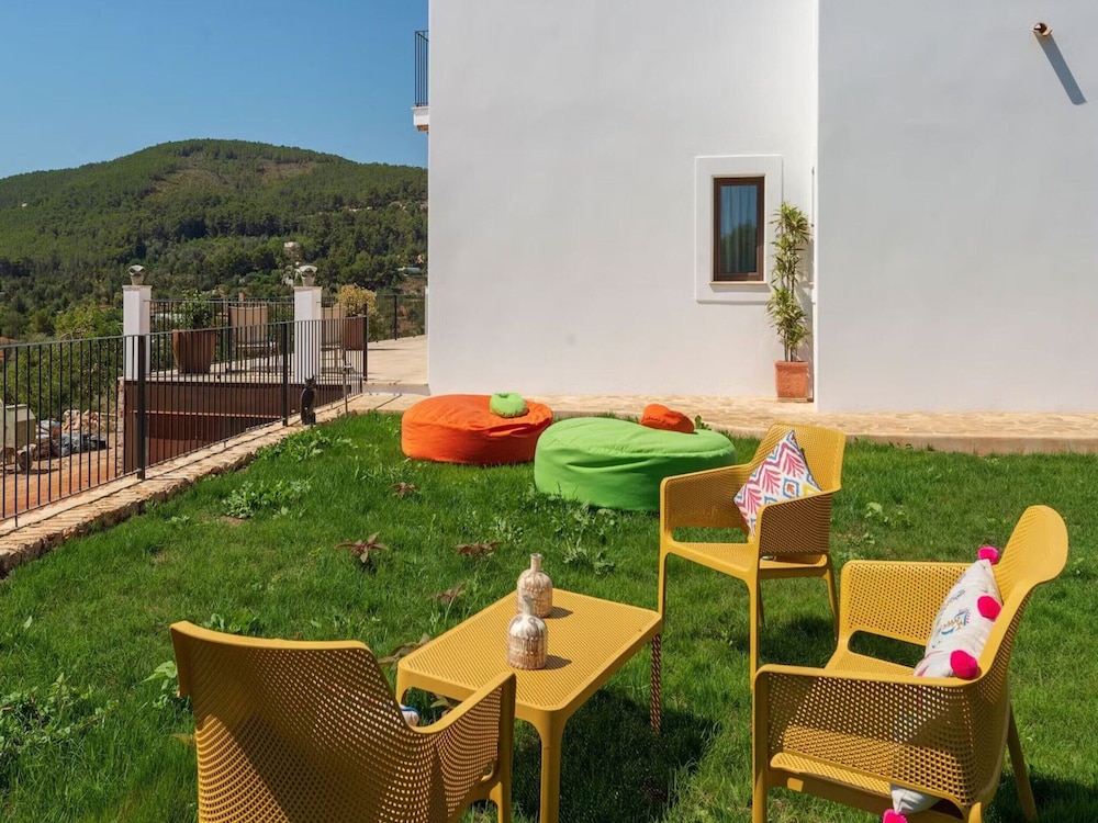 Holiday Home With Children Play Area