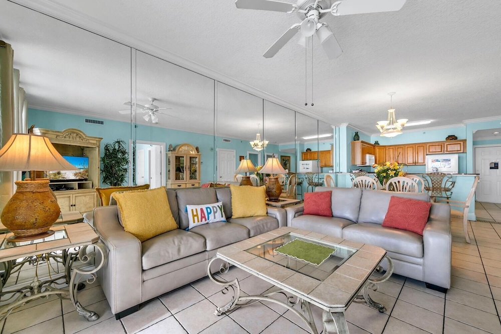 Twin Palms 702