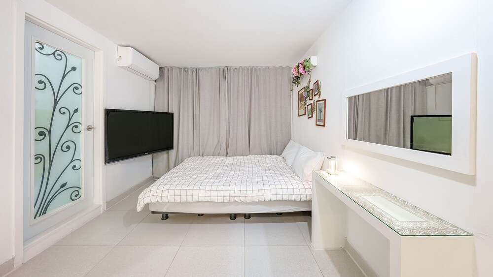 Gapeong Eoneunal Spa Pet Pension