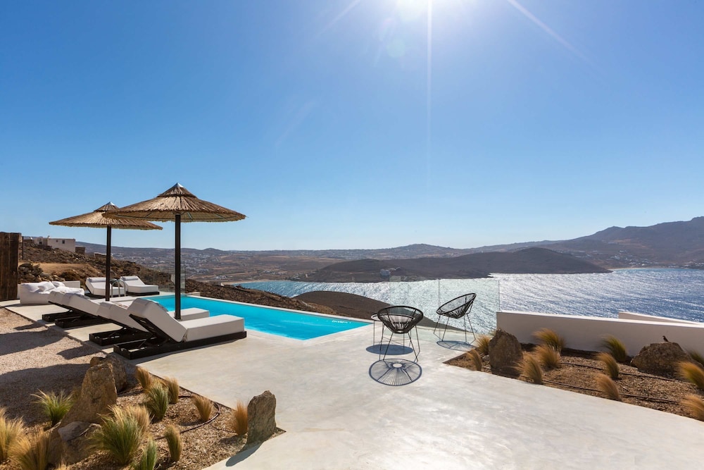 Amaze Mykonos Luxury Seaview Retreat