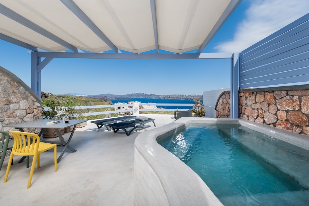 Earino Suites & Villas