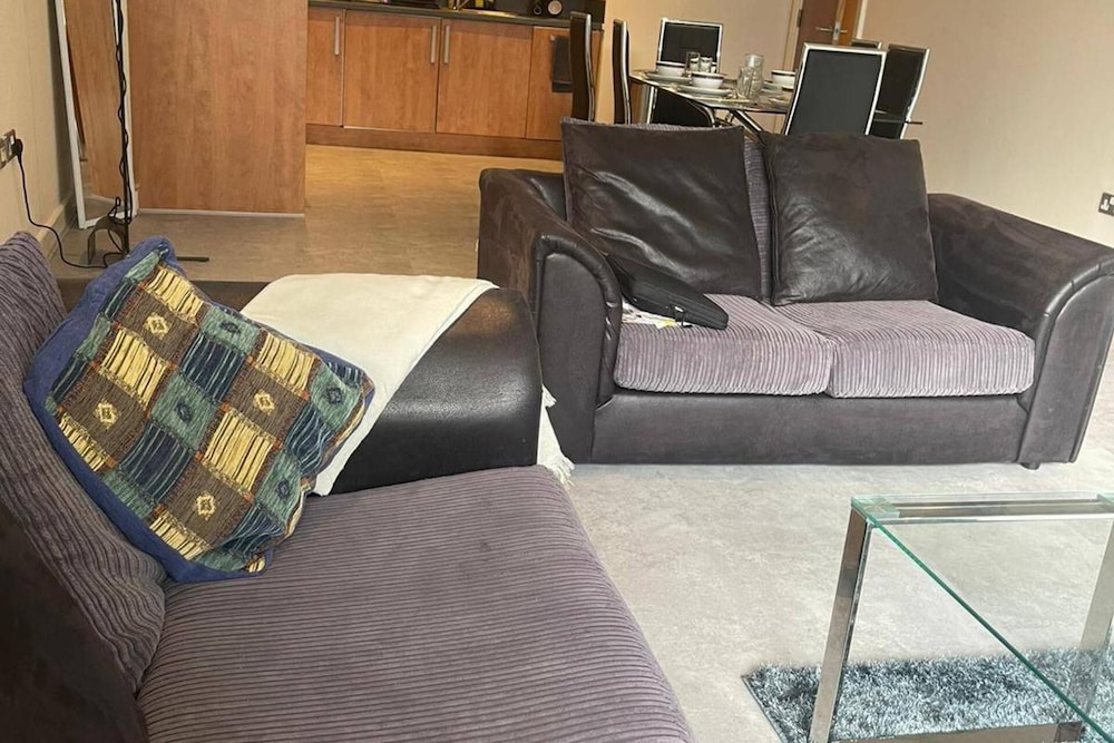 Birmingham City Apartment With 3 Bedrooms
