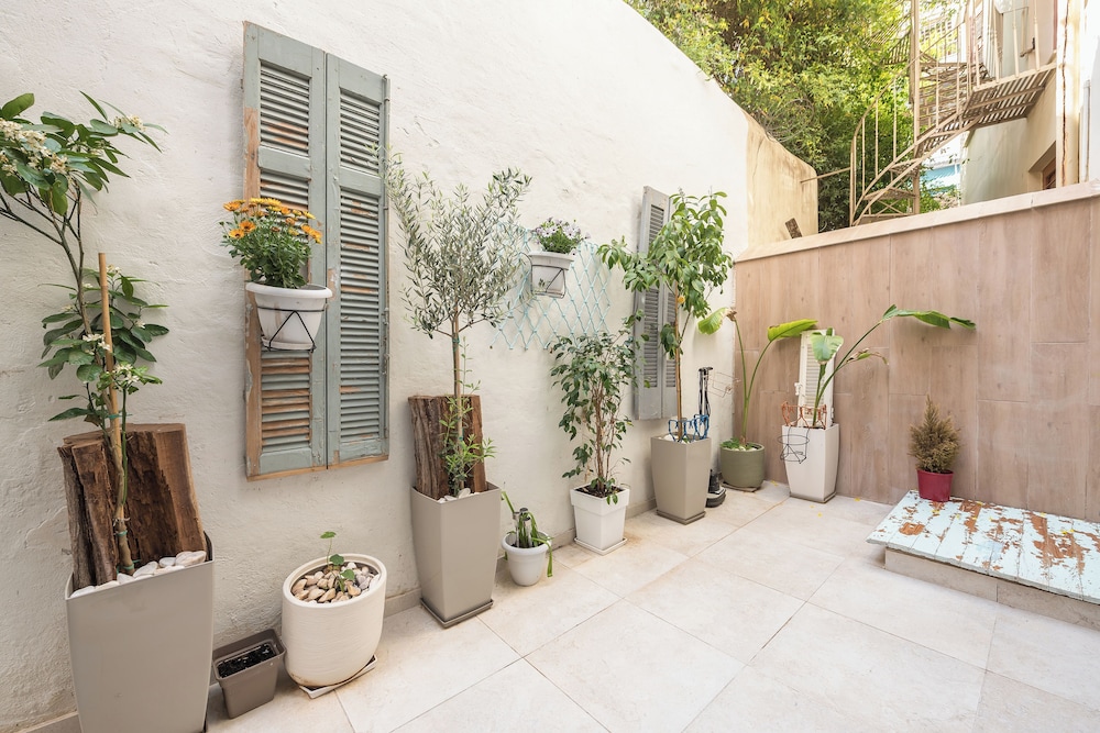 Stunning Design 1BR Secret Garden