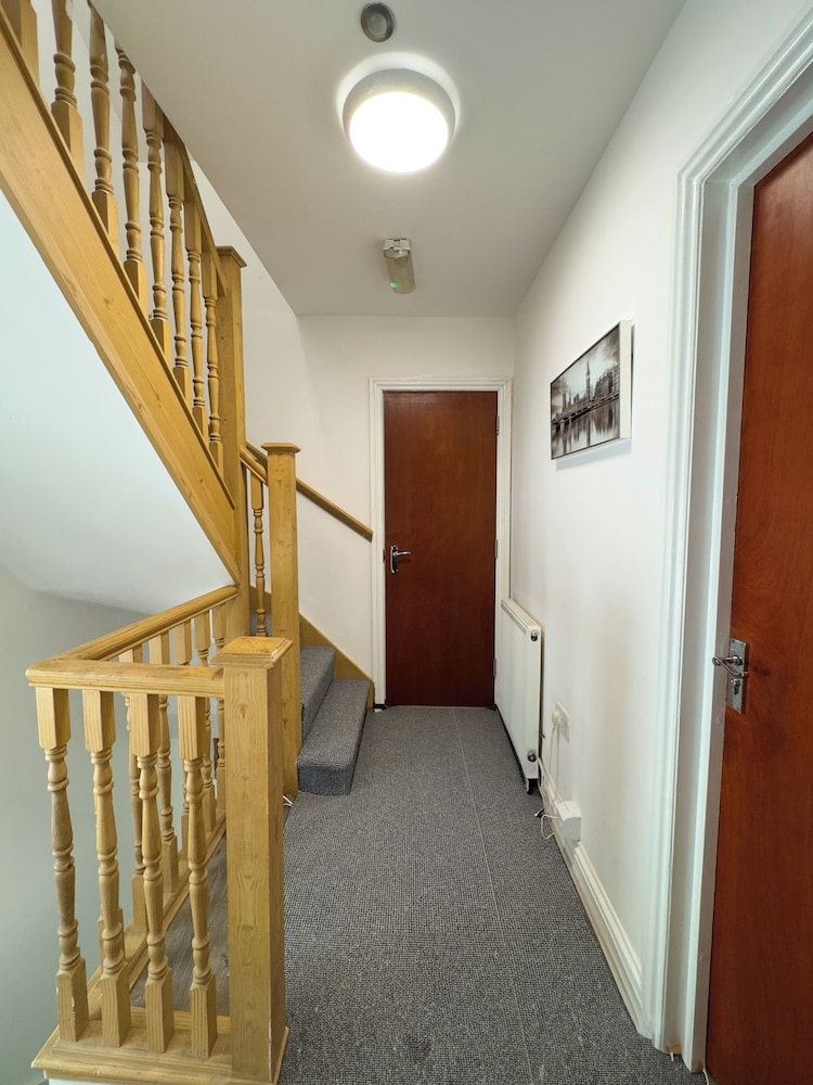 Heathrow Lodge B&B