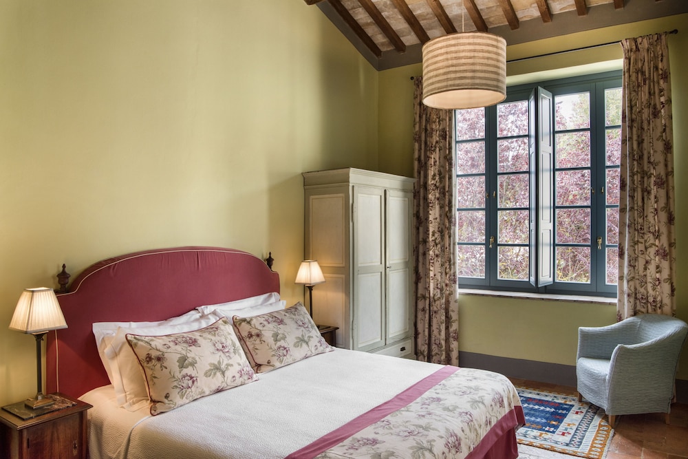 Borgo Pignano Volterra Tuscany