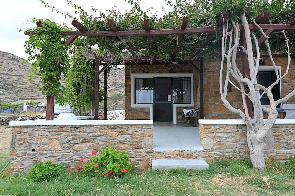 Simousi Beach House