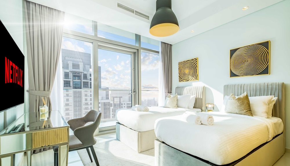 LUX Paramount Burj View Business Bay