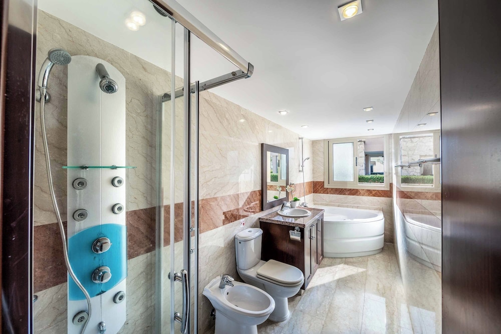 Harmonia Beach Villa