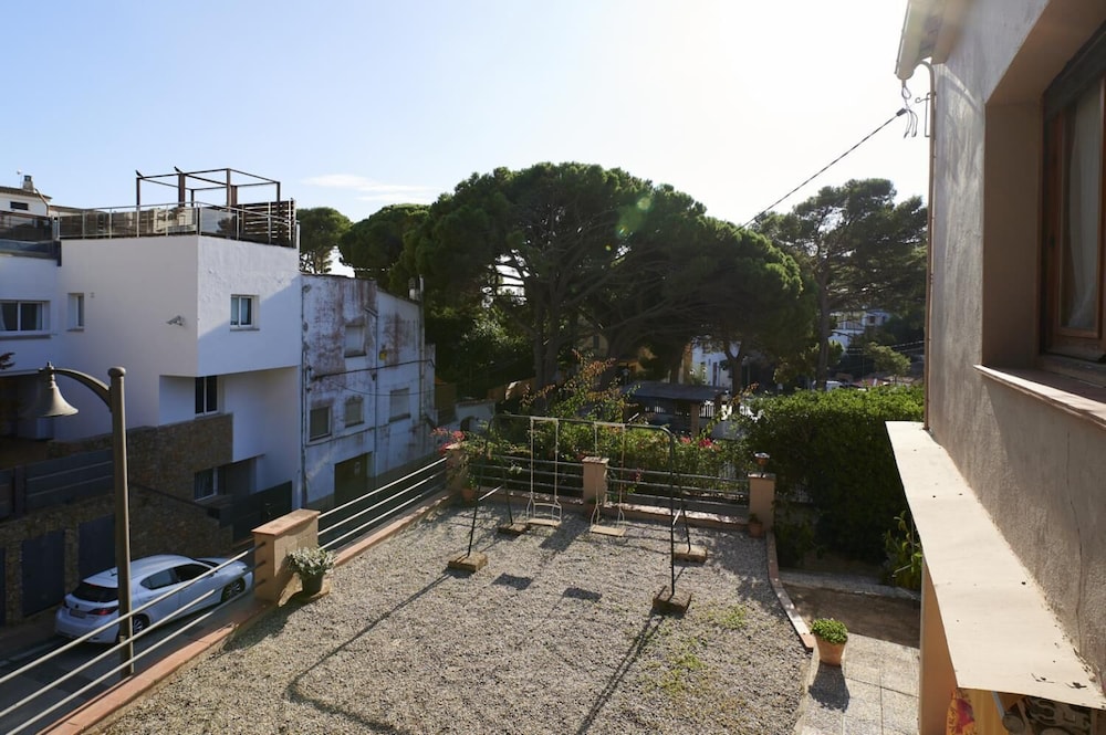 Masso in Llafranc With 3 Bedrooms and 1 Bathrooms