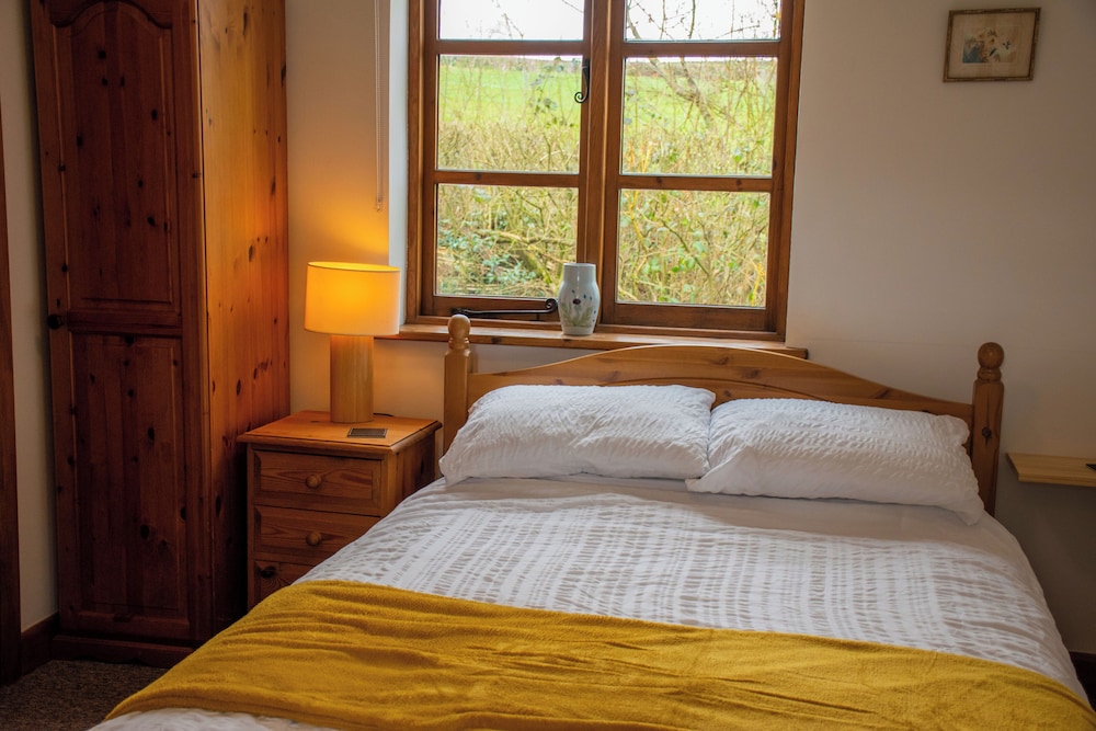 3-bed Barn Eco-lodge on the Tarka Trail view 5
