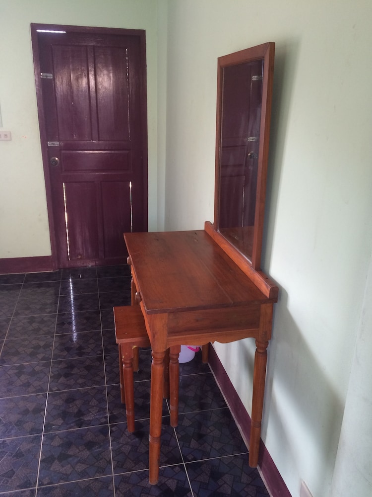 Baan Talay Guesthouse & Dormitory